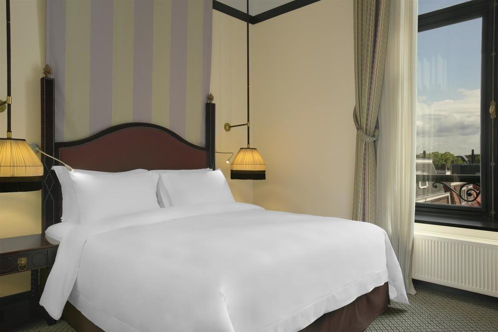 Hotel Des Indes The Hague Exterior photo A guest room at the hotel