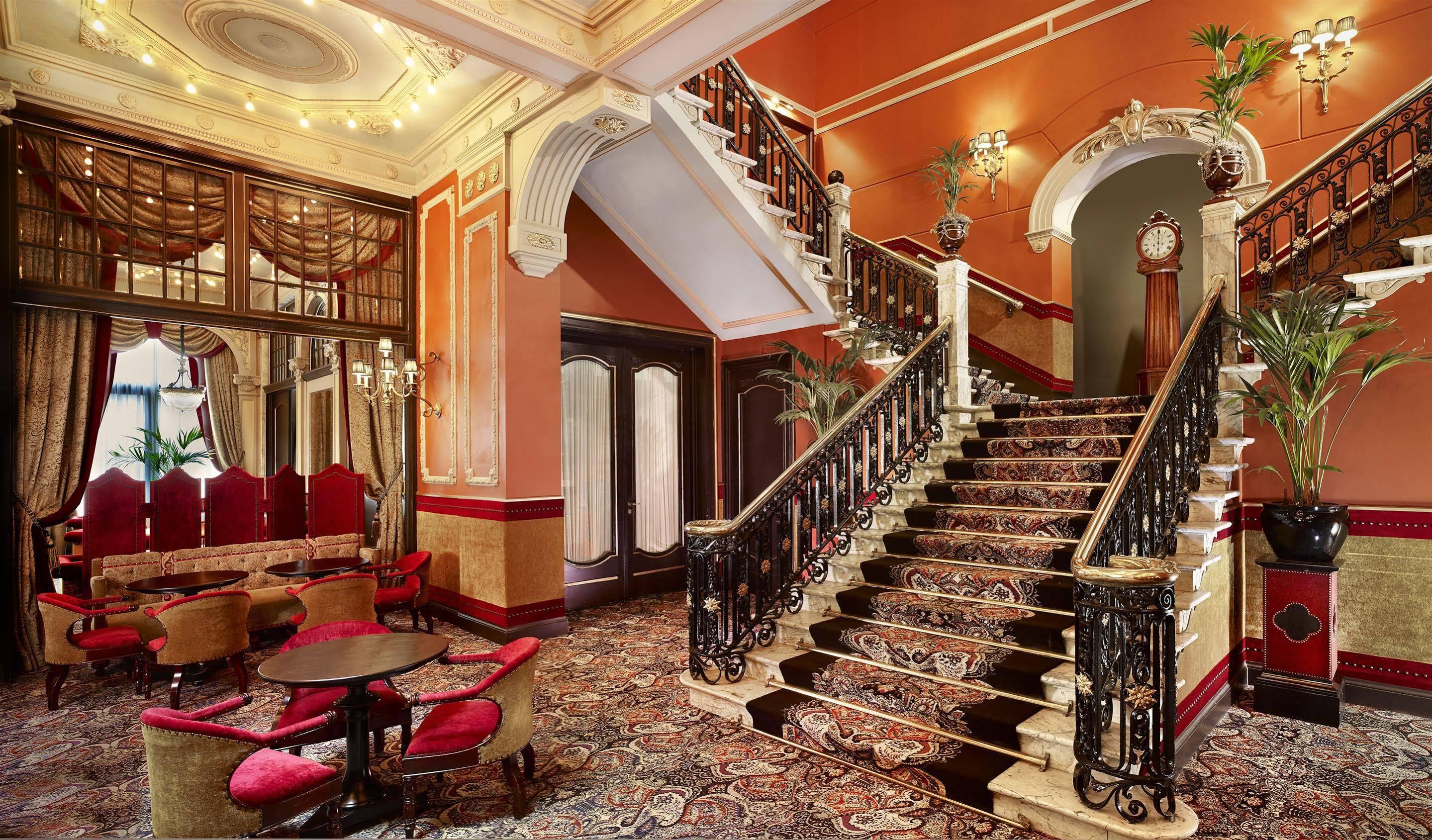Hotel Des Indes The Hague Exterior photo The staircase