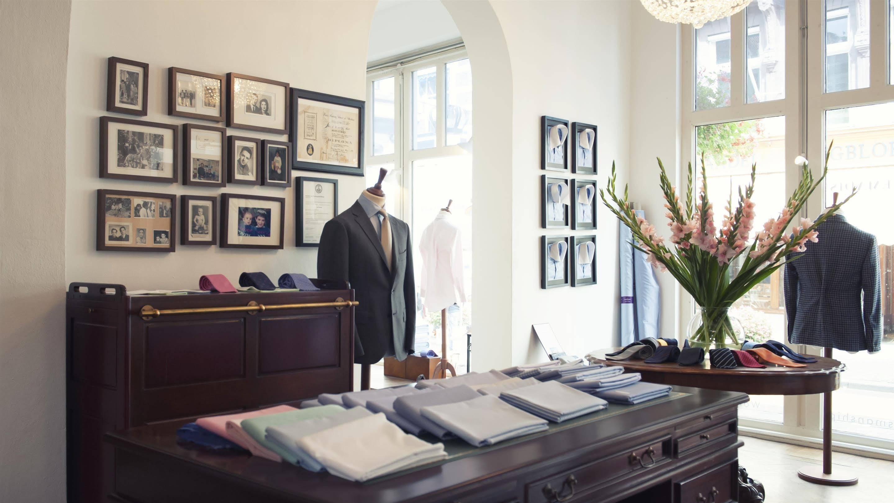 Hotel Des Indes The Hague Exterior photo Interior of the Savile Row store