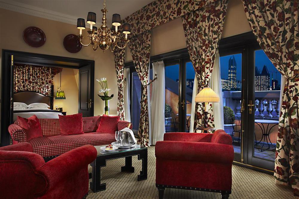 Hotel Des Indes The Hague Room photo A suite at the InterContinental Berlin