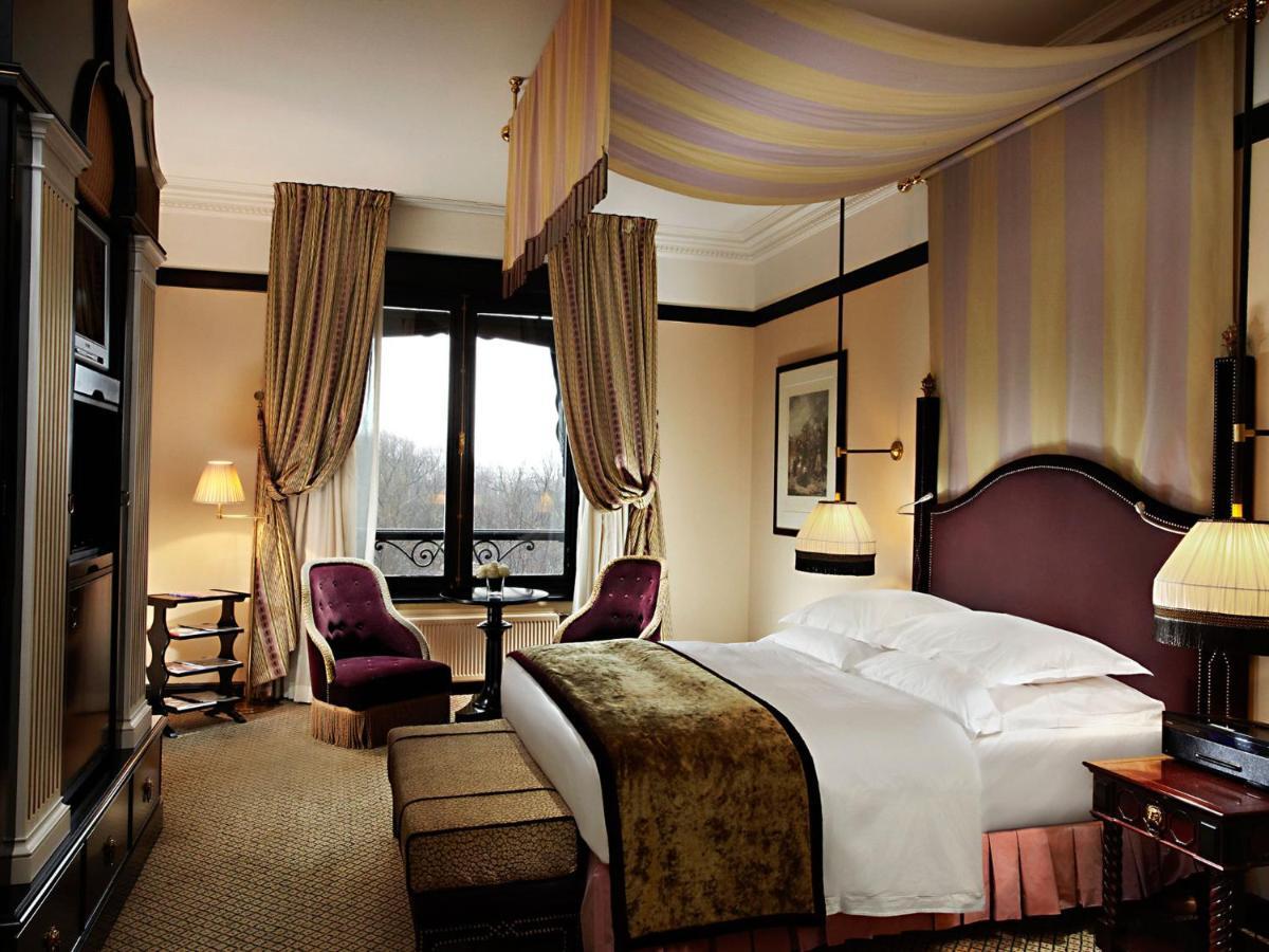 Hotel Des Indes The Hague Room photo A room at the Mandarin Oriental, Munich